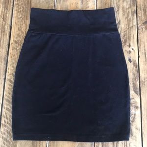 Mini black bodycon skirt